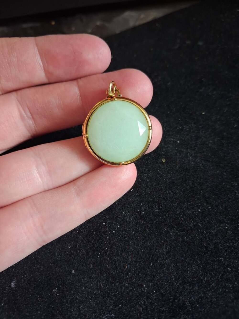 Locket pendant